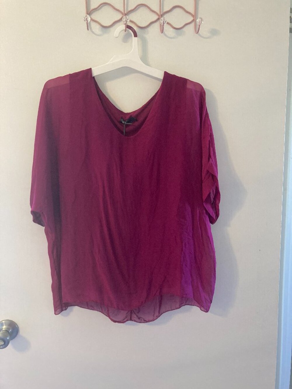 M Made in Italy Silky Scoop Neck Elbow Sleeve Hi-Lo Top  Size: XL